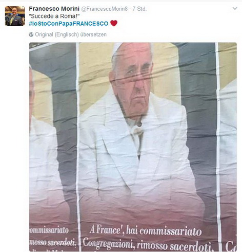 Papstkritische Plakate in Rom