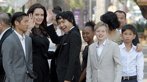 Anglina Jolie mit ihren Kindern