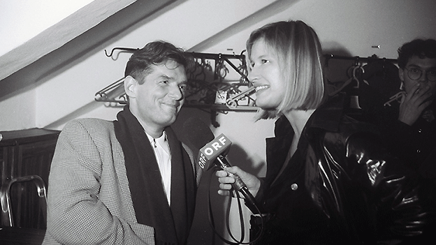 Falco mit Claudia Stöckl beim Interview in Nightflys American Bar