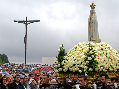 Feier zu Ehren der Fatima-Madonna in Fatima, Portugal