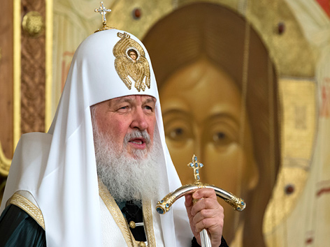 Der Moskauer Patriarch Kyrill I. hält ein Requiem für die Opfer des Terroranschlags in St. Petersburg in der Erlöserkirche der Hauptstadt