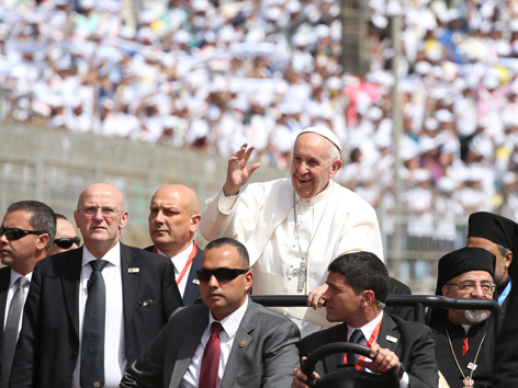 Papst Gottesdienst Kairo Golf Kart