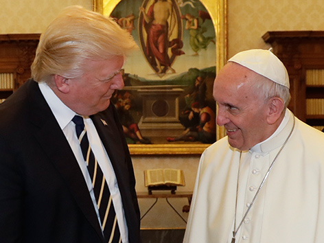 Donald Trump mit Papst Franziskus