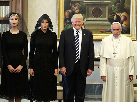 Donald Trump, Papst Franziskus, Melania und Ivanka