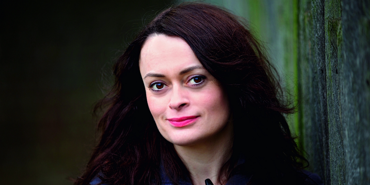 Die irische Autorin Jess Kidd im Portrait