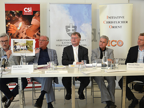 v.l.n.r.: Elmar Kuhn, Helmut Kukacka, Bischof Manfred Scheuer, Herbert Rechberger Slawomir Dadas