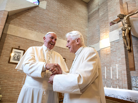 Papst Franziskus und Benedikt XVI.