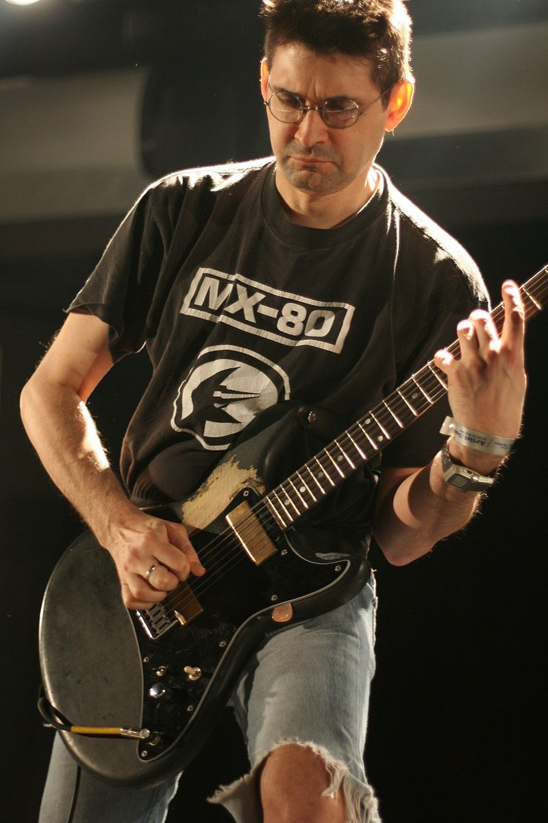 Steve Albini mit Gitarre