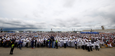 Papst Abschlussmesse Kolumbien Containerterminal