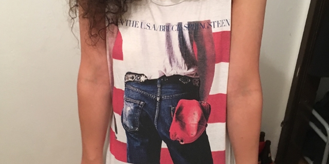 Lisa im Bruce Springsteen Tshirt