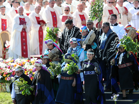 Mapuche bei Papst Gottesdienst Chile