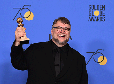 Regisseur Guillermo del Toro mit seinem Golden Globe