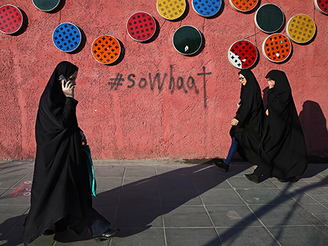 Frauen im Freien, Teheran, Iran