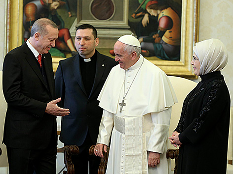 Der türkische Präsident Recep Tayyip Erdogan und seine Frau Emine bei Papst Franziskus im Vatikan am 5. Februar 2018