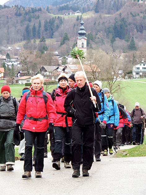 Vorösterliche Pilgerwanderung auf 21 Kilometern auf dem Jakobsweg von Großgmain nach Unken (Salzburg)