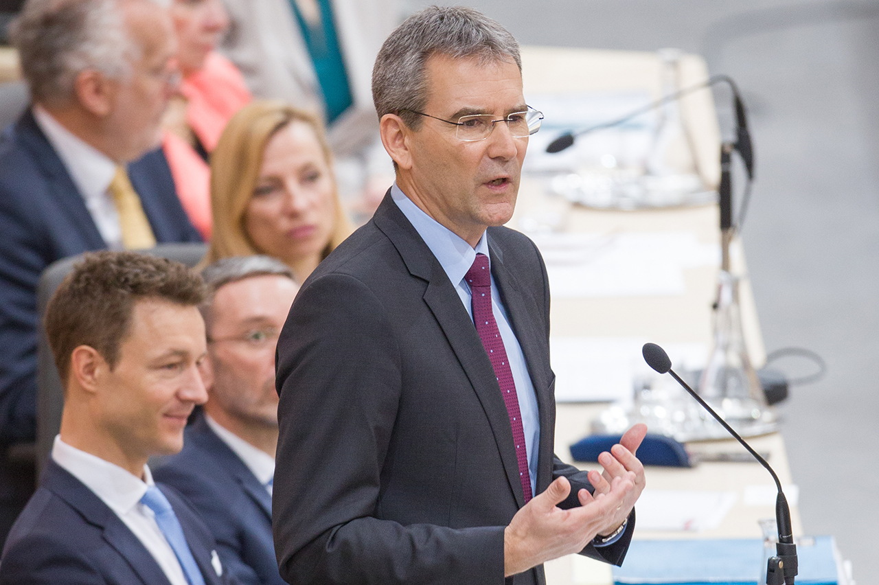 Finanzminister Hartwig Löger (ÖVP) während der Budgetrede im Rahmen einer Sitzung des Nationalrates im Parlament in Wien am Mittwoch, 21. März 2018.