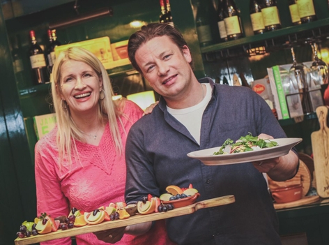 Jamie Oliver und Claudia Stöckl