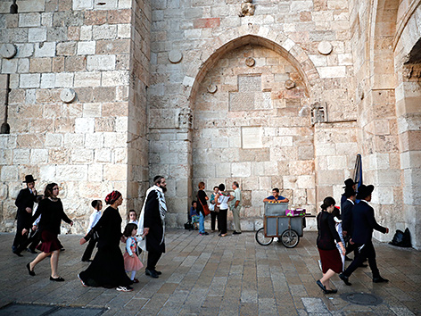Ultraorthdoxe Juden am Sabbat in Jerusalem