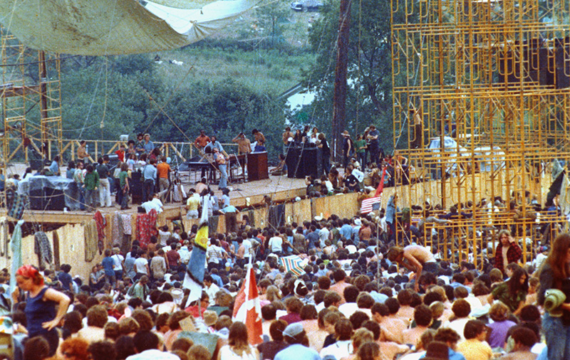 Woodstock-Festival 1969: Menschenmassen vor der Bühne