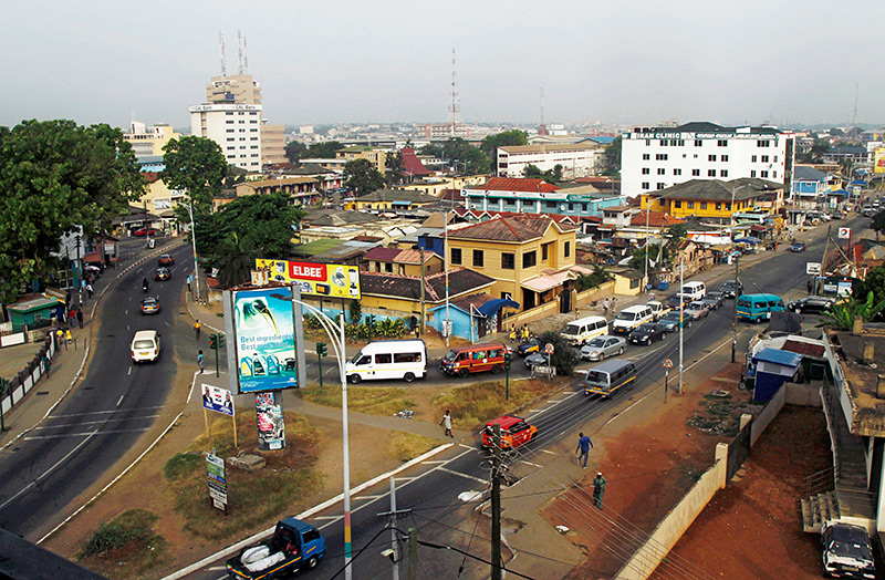 Straßenszene in Accra, der Hauptstadt von Ghana