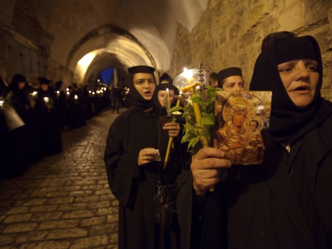 Orthodoxe Nonnen mit Ikone Jerusalem