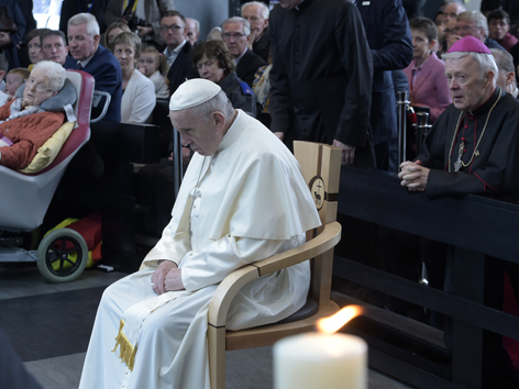 Papst Franziskus hat Gott um Vergebung wegen der Missbrauchsfälle gebeten