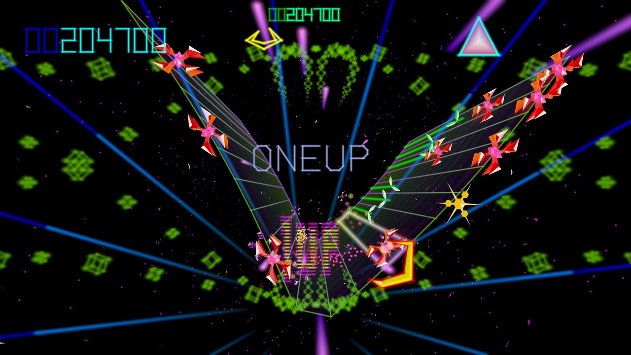 Screenshots aus dem Spiel "Tempest 4000" -  neonfarbene geometrische Figuren auf schwarzem Grund