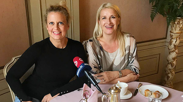 Barbara Schöneberger und Claudia Stöckl