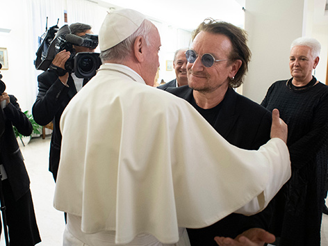 Papst Franziskus und Bono
