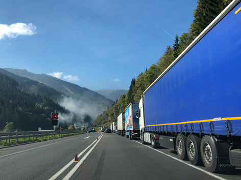 Pyhrn Autobahn gesperrt: Großbrand