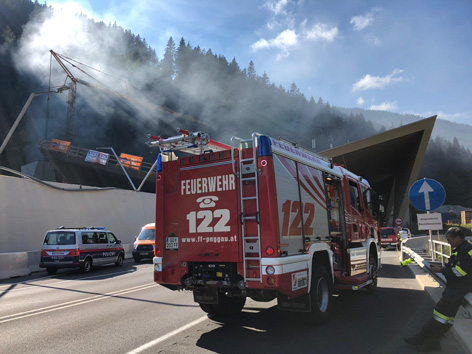 Pyhrn Autobahn gesperrt: Großbrand