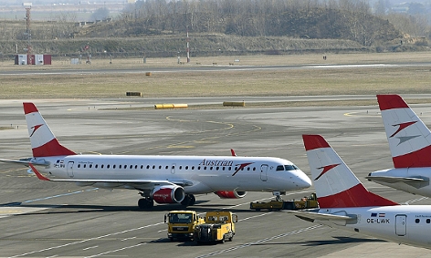 Maschine der Austrian Airlines am Boden