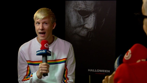 Ö3-Reporter Max Bauer im Interview mit Jamie Lee Curtis zum Film Halloween