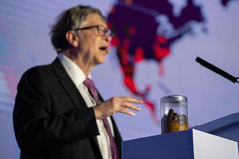 Bill Gates mit Kot