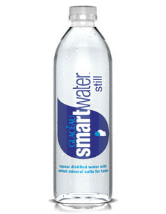 Eine Flasche Smartwater