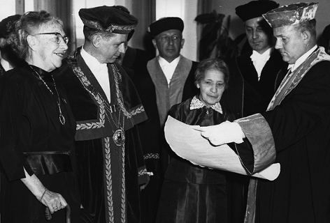 Lise Meitner erhält die Ehrendoktorwürde an der FU Berlin