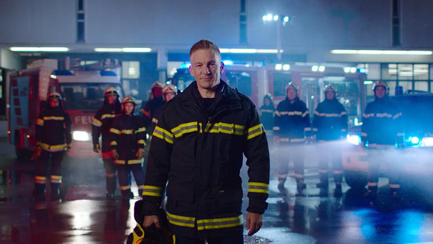 In der TV-Challenge „Feuer und Flamme“ mit Andi Knoll sucht der ORF in acht Folgen den besten freiwilligen Feuerwehrmann oder die beste freiwillige Feuerwehrfrau des Landes