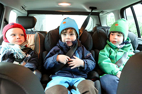 Kinder im Auto