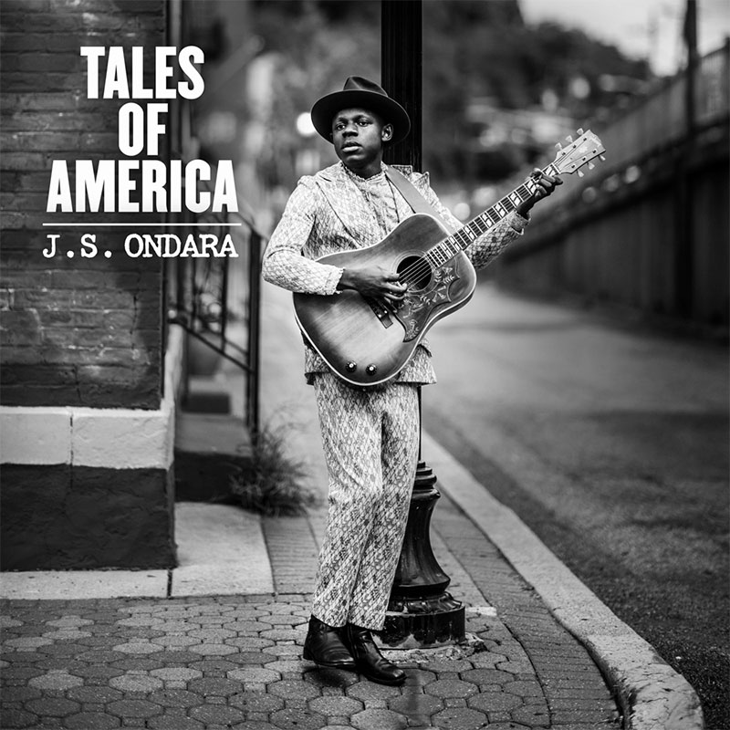 J.S. Ondara mit Gitarre auf dem Cover seines Debutalbums