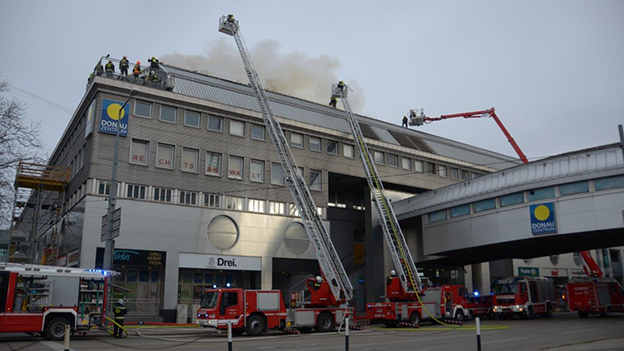 Brand im Donauzentrum
