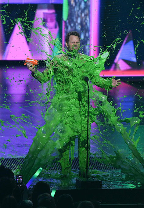 Chris Pratt mit grünem Schleim übergossen