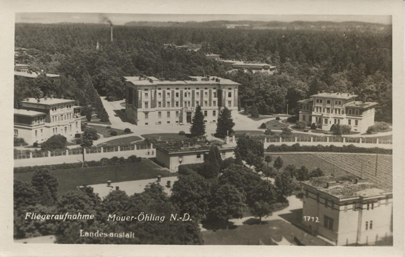 Historische Luftbildaufnahme der Heil- und Pflegeanstalt Mauer-Öhling aus 1942