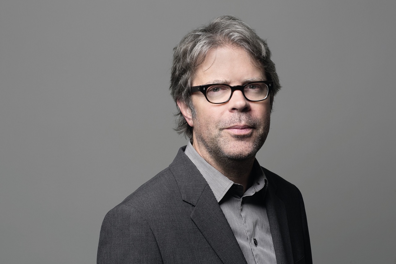 Der Schriftsteller Jonathan Franzen trägt eine Brille