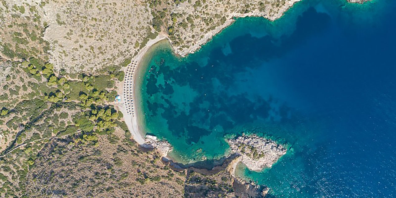Küste der griechischen Insel Hydra