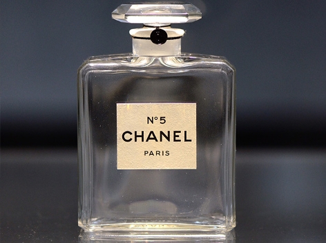 Ein Fläschchen "Chanel 5"