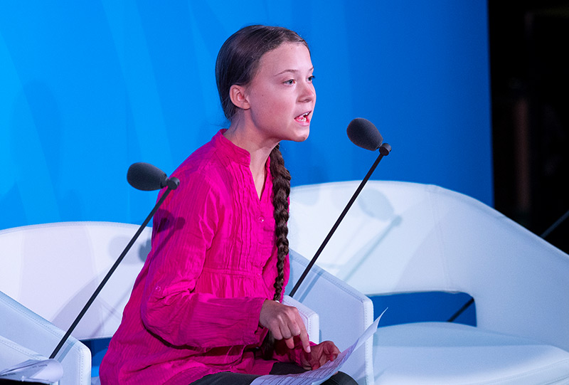 Greta Thunberg spricht auf dem Podium des UN Climate Action Summit