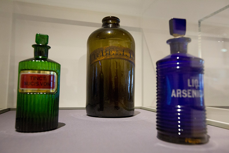 Historische Giftflaschen