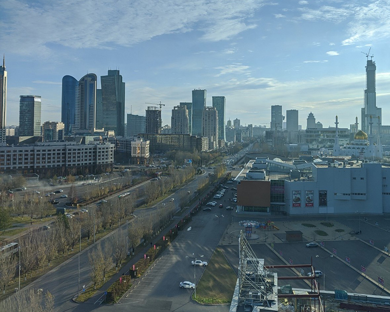 Nur-Sultan, die kasachische Hauptstadt, Hochhäuser