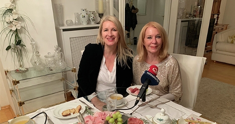 Gerda Rogers und Claudia Stöckl am Ö3-Frühstückstisch