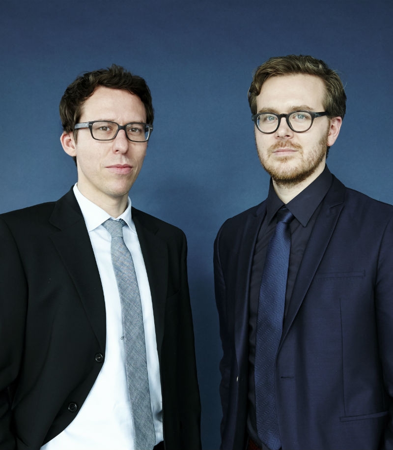 Die Journalisten der Süddeutschen Zeitung Bastian Obermayer und Frederik Obermaier